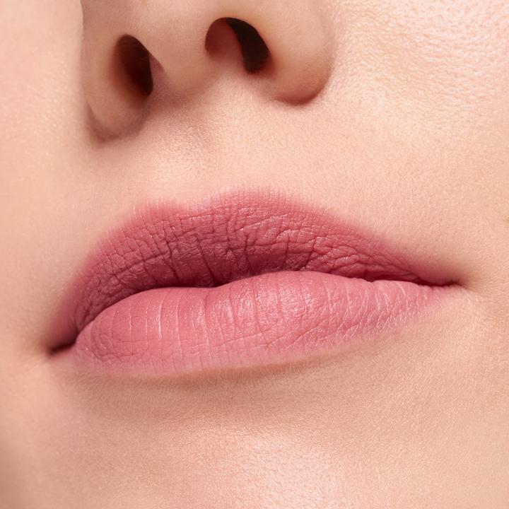 Image du produit essence BLUR soufflé matte lip cream rouge à lèvres (06 Parler de l'oreiller)