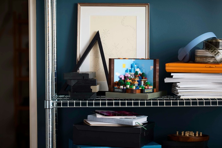 Actual product image LEGO The Crafting Table (21265, LEGO Minecraft)