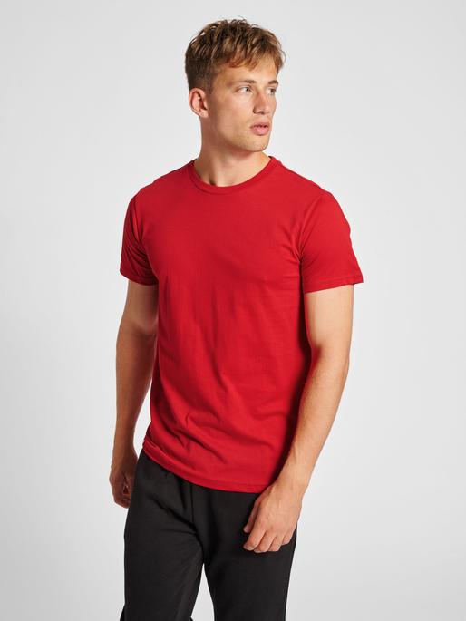 Actual product image hummel Hmlred Basic T-Shirt S/S (XXL)