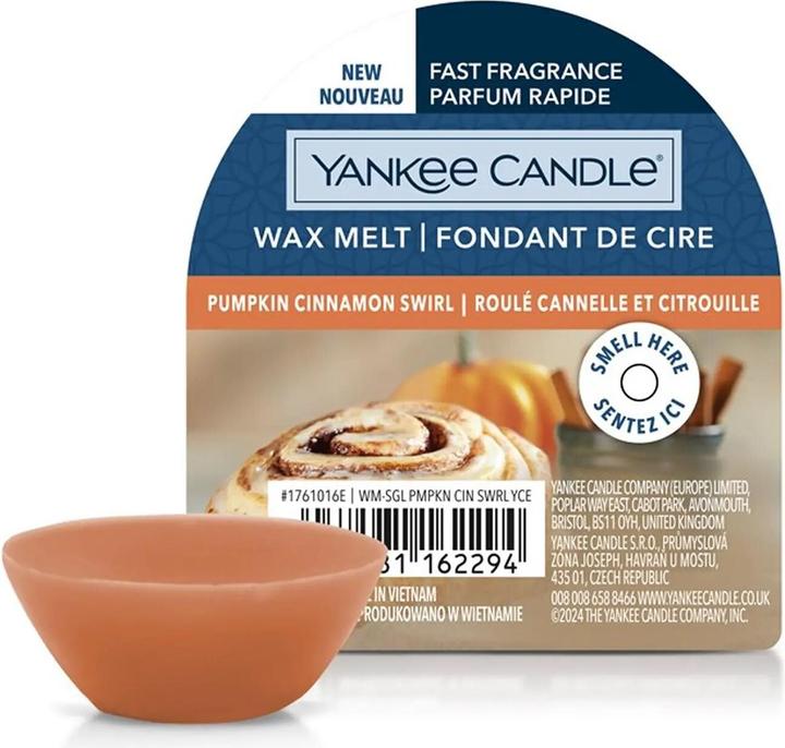 Actual product image Yankee Candle Pumpkin Cinnamon Swirl scented wax flakes