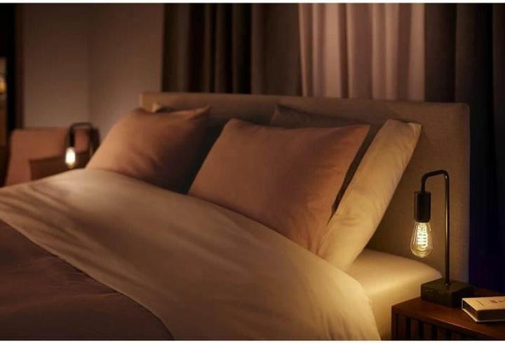 Produktbild Philips Hue Philips E27 Edison (E27, 7 W, 550 lm, 1 x, G)