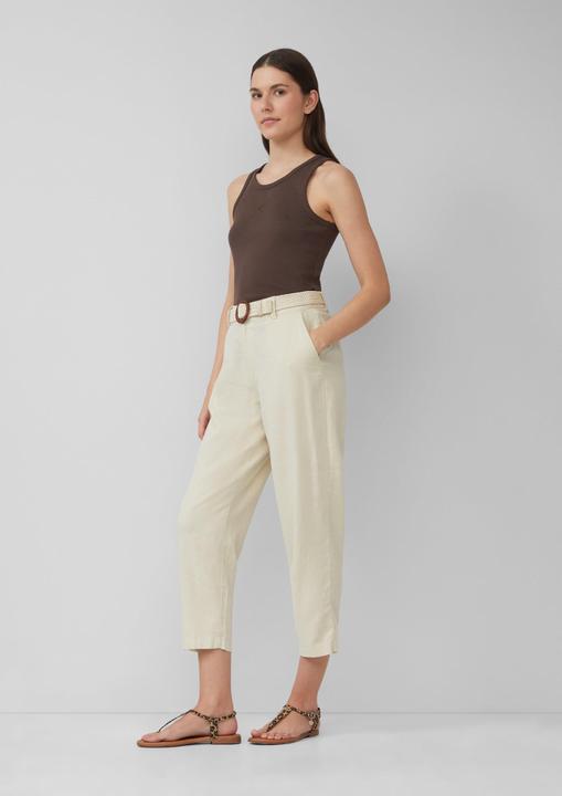 Actual product image S.Oliver Hose Cropped Chino aus Leinenmix mit geflochtenem Gürtel (40)