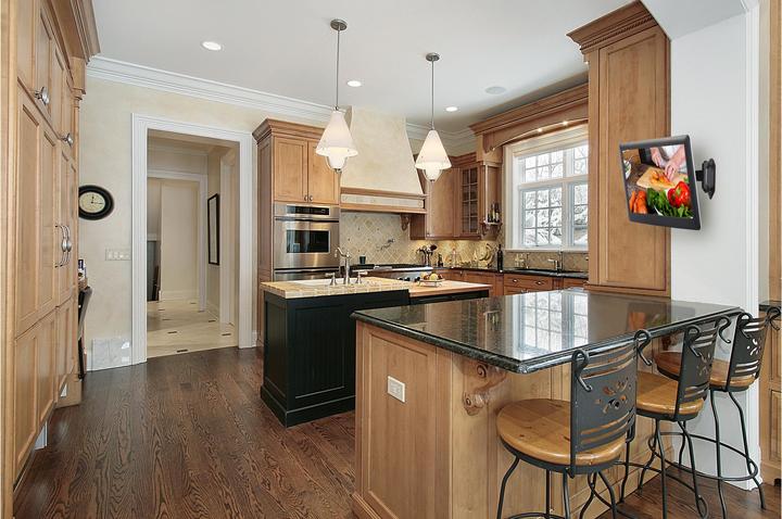 Actual product image Peerless Wall mount SA730P Max load 11kg VESA 75,100 tiltable +35G/-35G swivel +90G/-90G rotat... (Wall, 29", 11 kg)