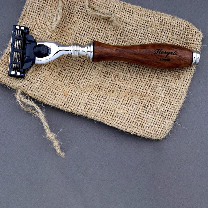Actual product image ‎Haryali London Shaving set