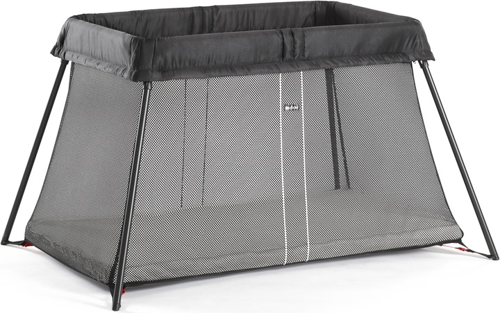 Actual product image BabyBjörn Travel Crib Light with fitted sheet