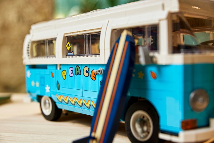 Produktbild LEGO Volkswagen T2 Campingbus (10279, LEGO Creator Expert, LEGO Seltene Sets)