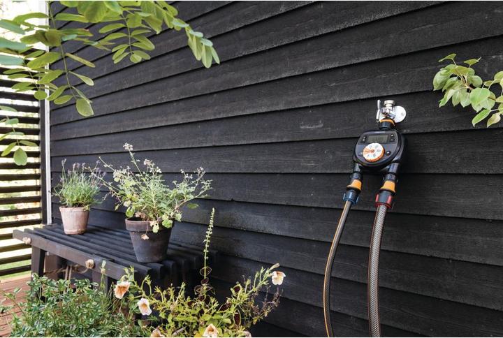 Produktbild Fiskars Zeitschaltuhr/Timer mit 2 Ausgängen, Für alle gängigen Wasserhahngrössen, Leicht ablesbares L (Bewässerungsuhr)