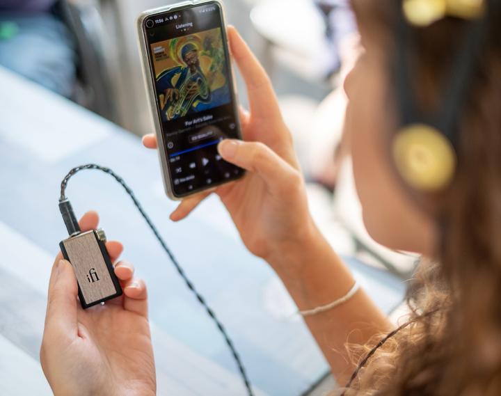 Actual product image iFi Audio GO blu (Bass Boost, Microphones, USB-DAC, Bluetooth)