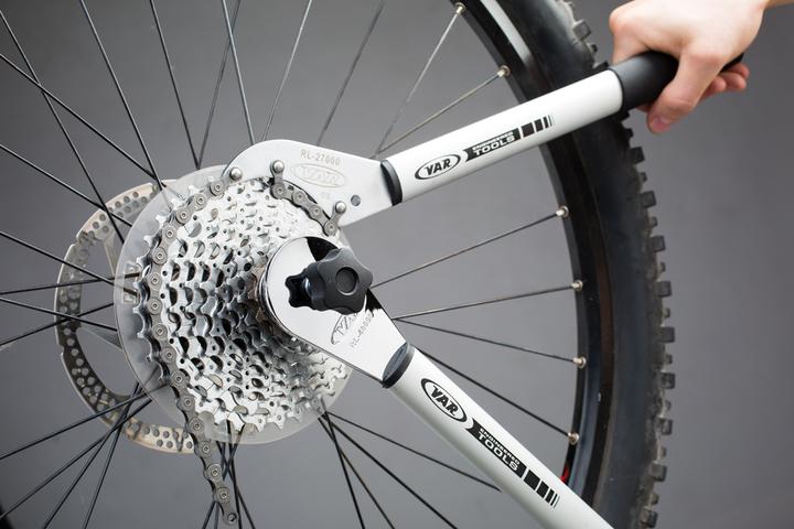 Produktbild VAR Zahnkranz- und Freilaufabnehmer RL-40000-979 mit Abzieher RL-97910