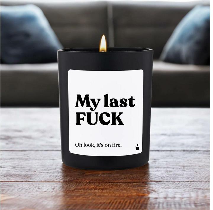 Image du produit Chatty Candles Bougie parfumée Woody My last FUCK - Oh look, it's on fire.