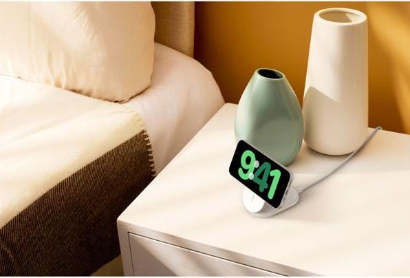 Produktbild Belkin Qi2 Magnetic Stand (15 W)