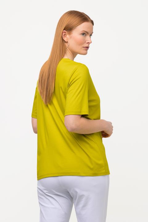 Image du produit Ulla Popken T-shirt avec col en V, manches courtes. Coupe Classic Fit. (46, 48)