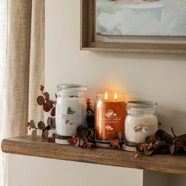 Produktbild Yankee Candle Duftkerze Afternoon Scrapbooking Signature Medium Jar