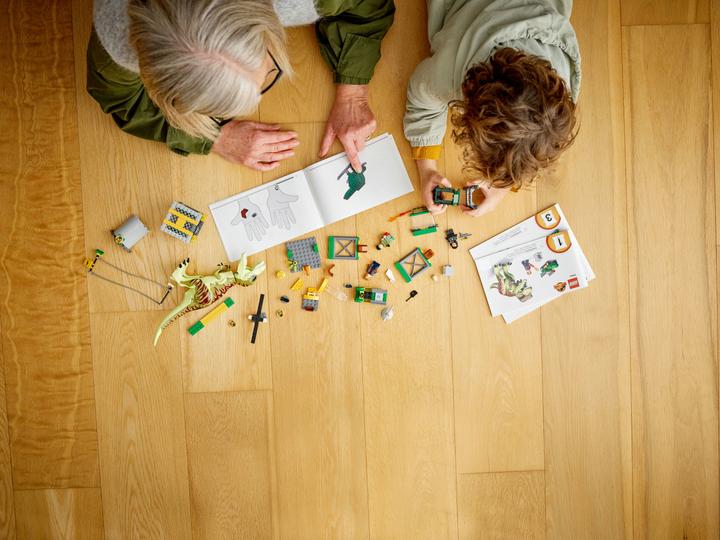 Actual product image LEGO T. Rex outbreak (76944, LEGO Jurassic World)
