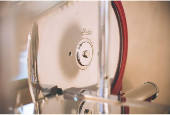 Actual product image Berkel Volano P15 red/gold slicer