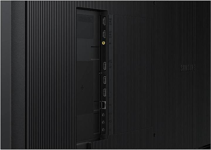 Actual product image Samsung QB65C (3840 x 2160 Pixels, 65")