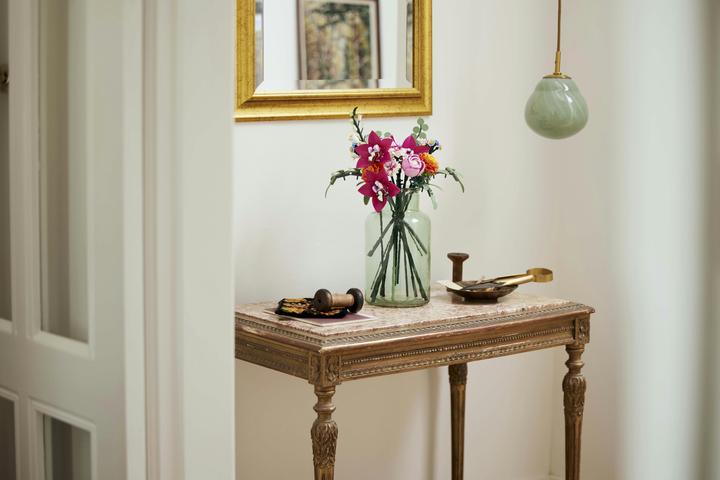 Image du produit LEGO Schöner Rosafarbener Blumenstrauss (10342, LEGO Icons, LEGO Botanical)