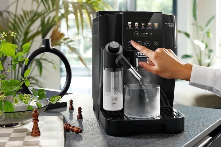 Produktbild De'Longhi Magnifica Start ECAM220.91.B Kaffeevollautomat mit LatteCrema-Milchsystem