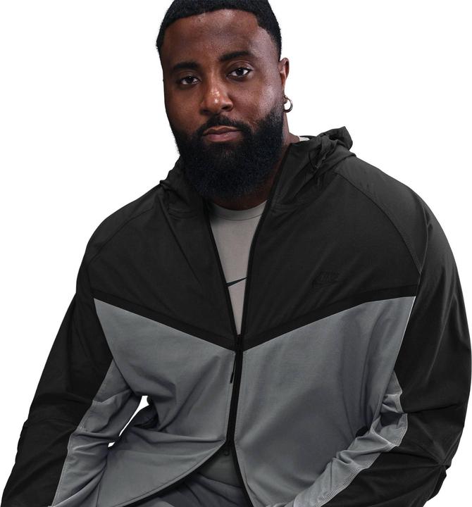 Actual product image Nike Tech Woven Jacket (S)