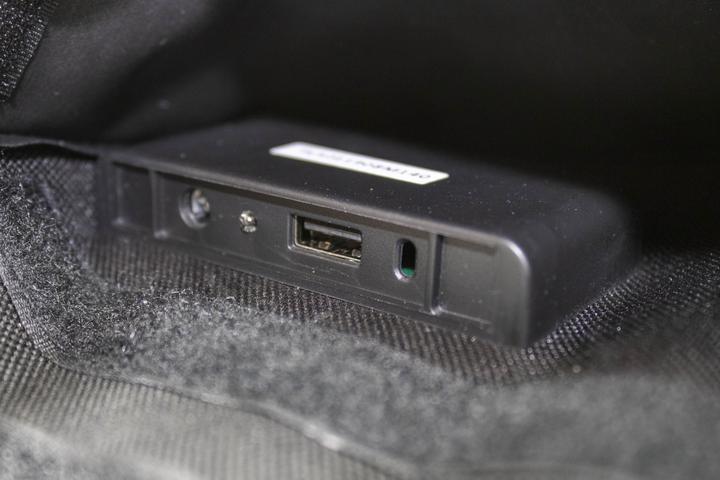Actual product image Powertraveller Falcon 21 solar charger with 1x USB-A and 1x DC output (21 W, 0.47 kg)