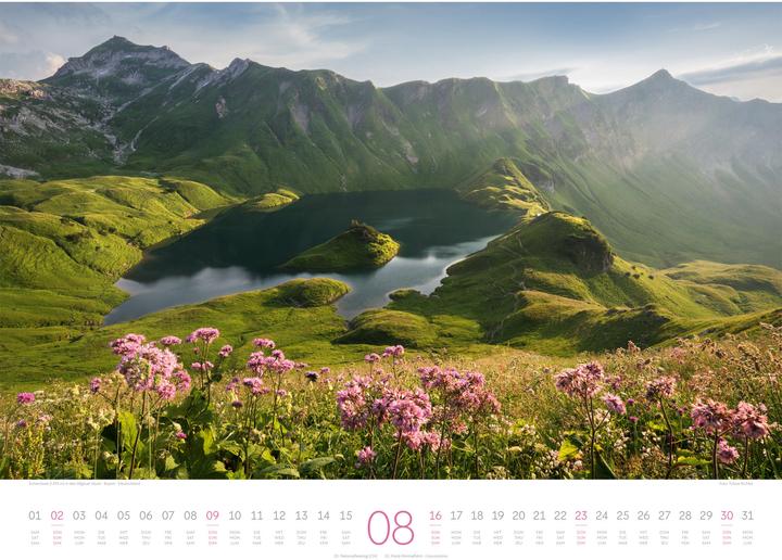 Image du produit Naturparadies Alpen Kalender 2026 (54 x 42 cm, Couverture rigide, Anglais, Français, Allemand)