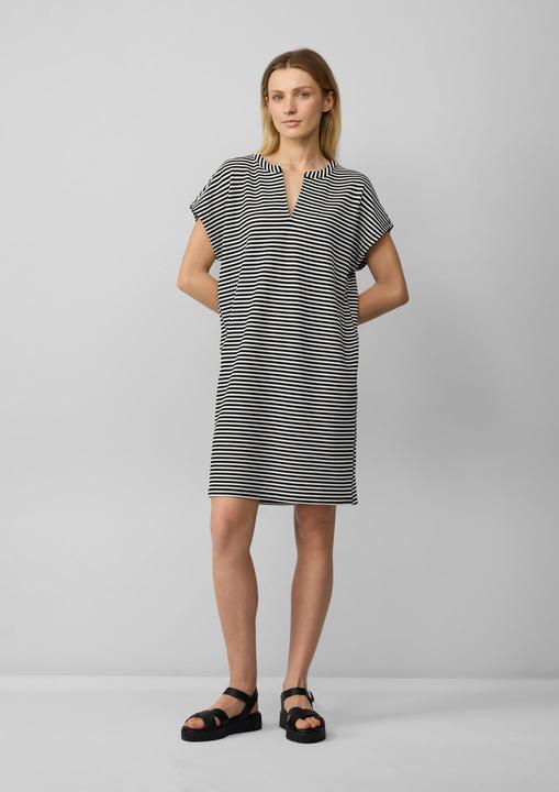 Actual product image S.Oliver Kleid Gestreiftes Kurzkleid aus Jacquard im Relaxed Fit (36)