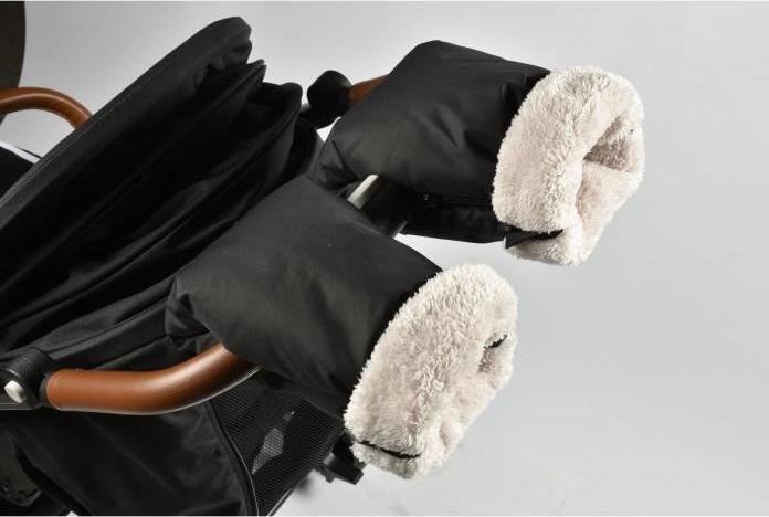 Actual product image Red Castle Mittens