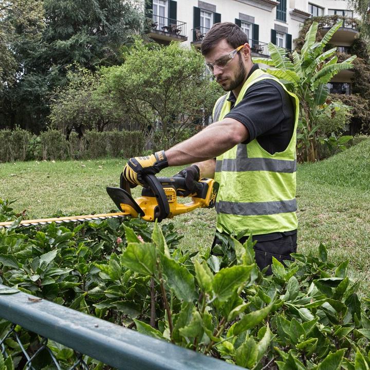 Actual product image DeWalt Cordless hedgecutter (Rechargeable battery operated)