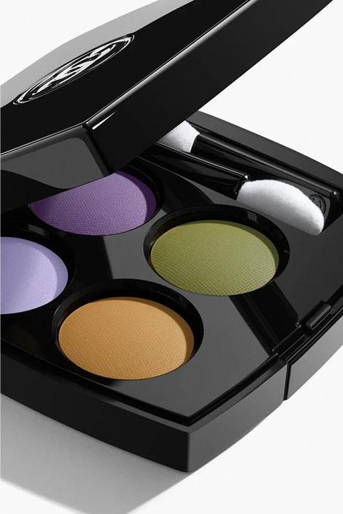 Actual product image Chanel Les 4 Ombres 394 Divination (394)