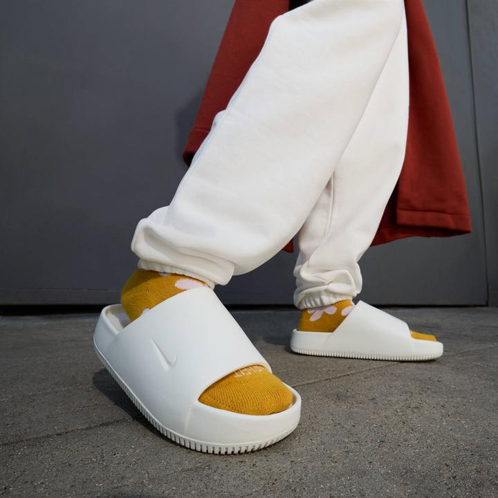 Produktbild Nike Beruhigende Rutschbahn (42)