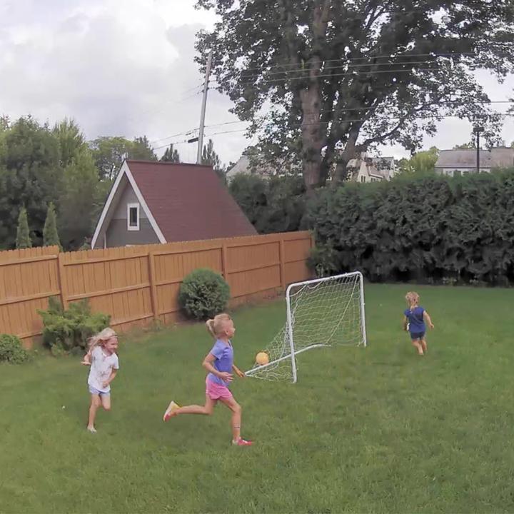 Produktbild Arlo Pro 4 Spotlight Kamera, 4er Set weiss (2688 x 1520 Pixel)