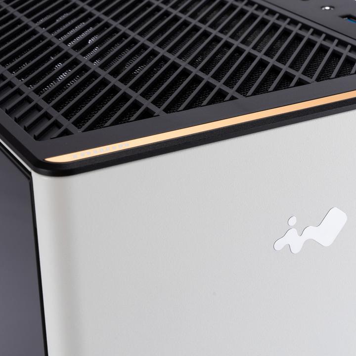 Actual product image In Win InWin A3 Mini-Tower Tempered Glass - white (Mini-ITX, mATX)