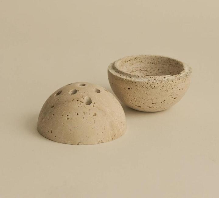 Actual product image Cedar and Myrrh Räuchergefäss Travertin Naturstein