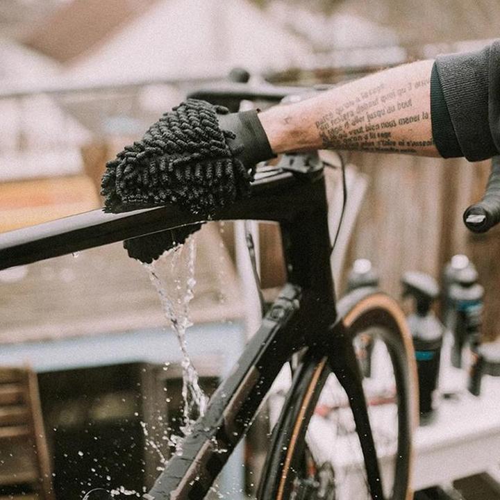 Actual product image Dynamic Bike Care Microfibre Bike Cleaning Glove (Brush)