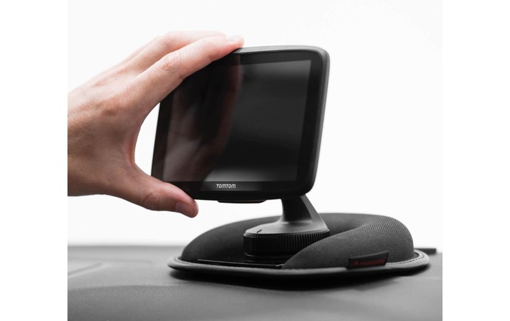 Actual product image TomTom Adapter plate for dashboard mounting