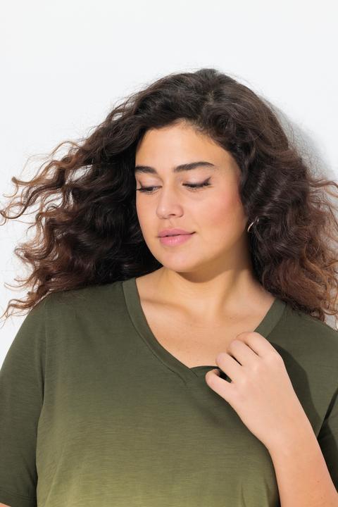 Immagine prodotto Ulla Popken T-shirt classica con gradiente di colore, scollo a V e mezze maniche (46, 48)