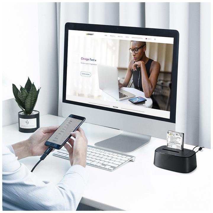 Produktbild Ugreen SATA Hard Drive Docking Station für 2.5" und 3.5" SSD HDD