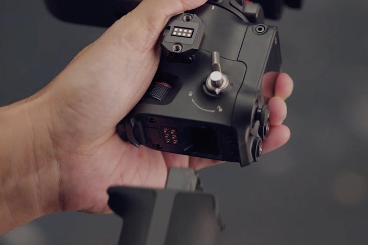 Image du produit DJI RS 2 (Appareil photo reflex, Appareil photo à objectif interchangeable, 4.50 kg)