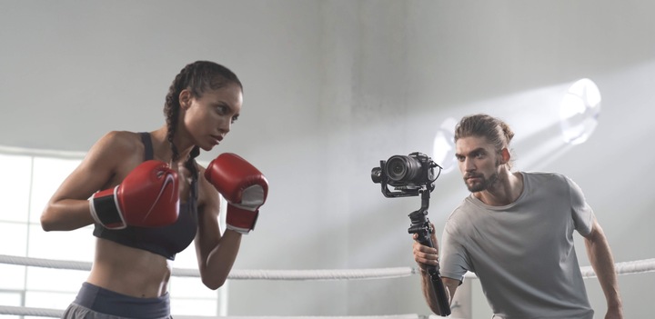 Image du produit DJI RSC 2 (Appareil photo à objectif interchangeable, Appareil photo reflex, 3 kg)