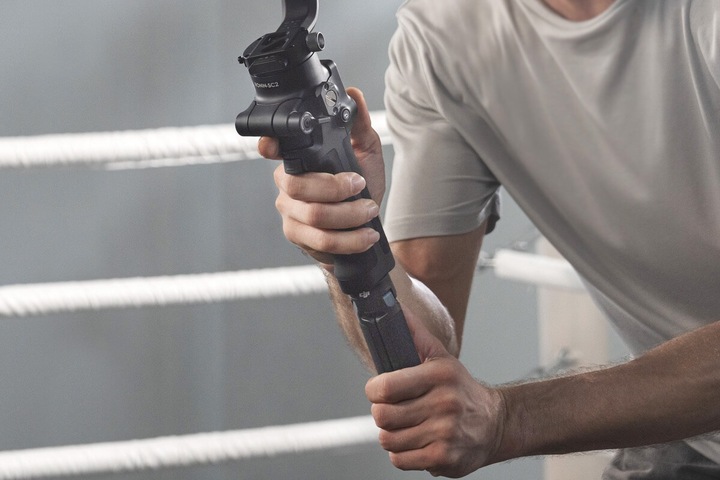 Image du produit DJI RSC 2 (Appareil photo à objectif interchangeable, Appareil photo reflex, 3 kg)