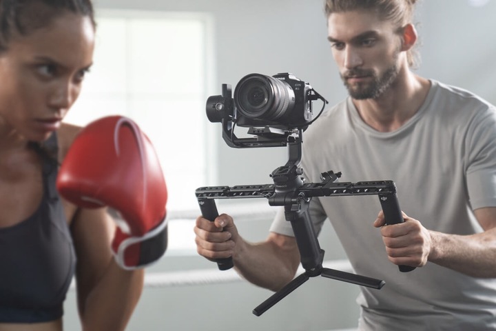 Image du produit DJI RSC 2 (Appareil photo à objectif interchangeable, Appareil photo reflex, 3 kg)