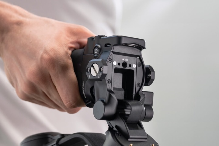 Image du produit DJI RSC 2 (Appareil photo à objectif interchangeable, Appareil photo reflex, 3 kg)