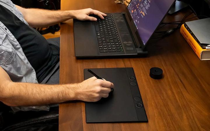 Produktbild Wacom Intuos Pro L (105.49", 5080 lpi)
