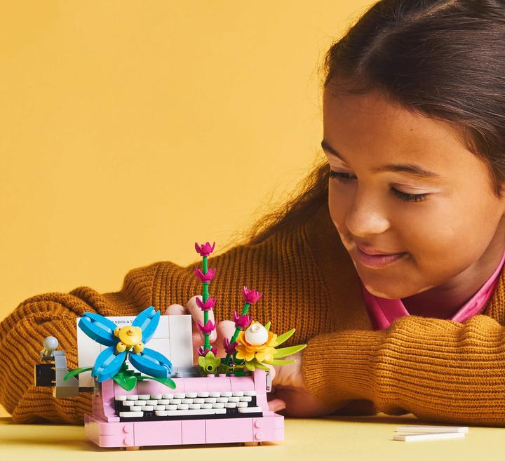 Produktbild LEGO Schreibmaschine mit Blumen (31169, LEGO Creator 3-in-1)