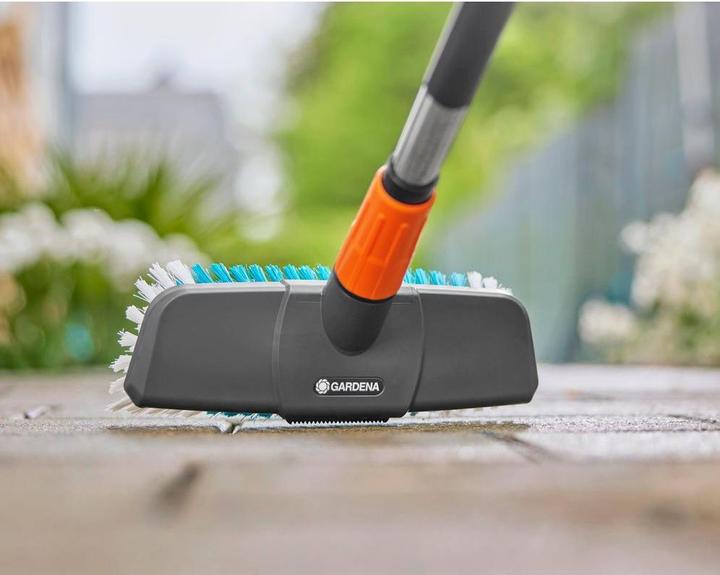 Immagine prodotto Gardena Set di lavaggio Cleansystem con manico duro