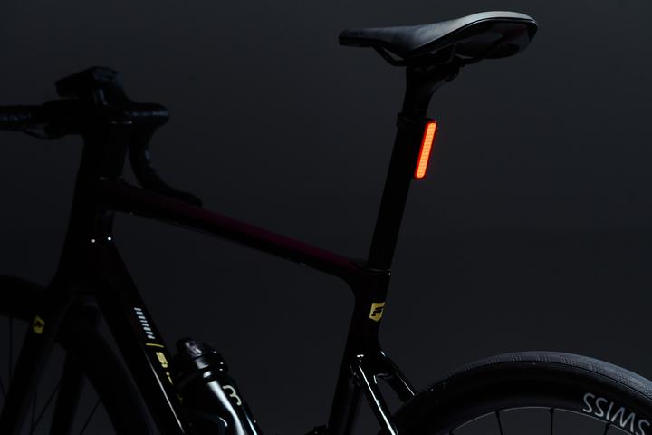 Produktbild BBB Lichtset StrikeDuo 1400i+BLS-255 Signal (1400 lm)