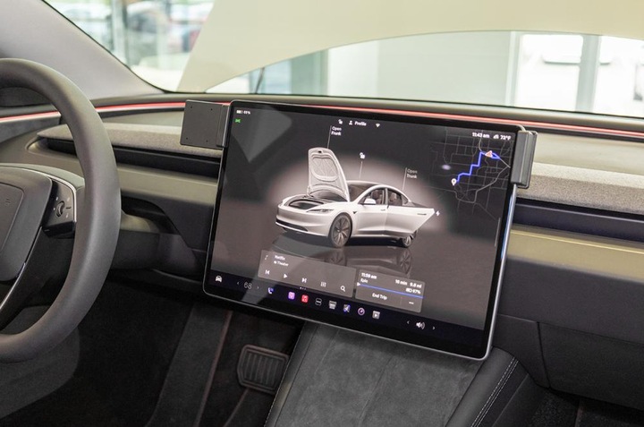 Actual product image Brodit ProClip Tesla Model 3 24-25