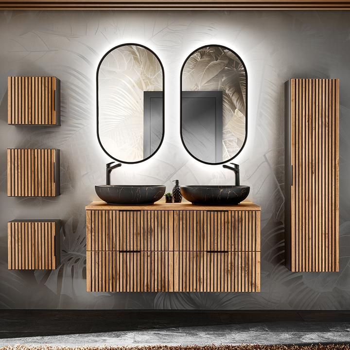 Holz in Eichenoptik und Schwarz