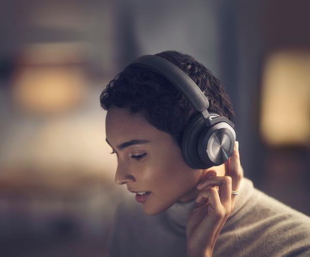 Produktbild B&O Beoplay HX (ANC, 35 h, Kabelgebunden, Kabellos)