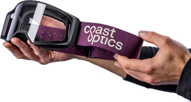 Produktbild Coast Optics Alta 2 Goggle schwarz, Band violett mit klarem Glas (Schwarz, Transparent)